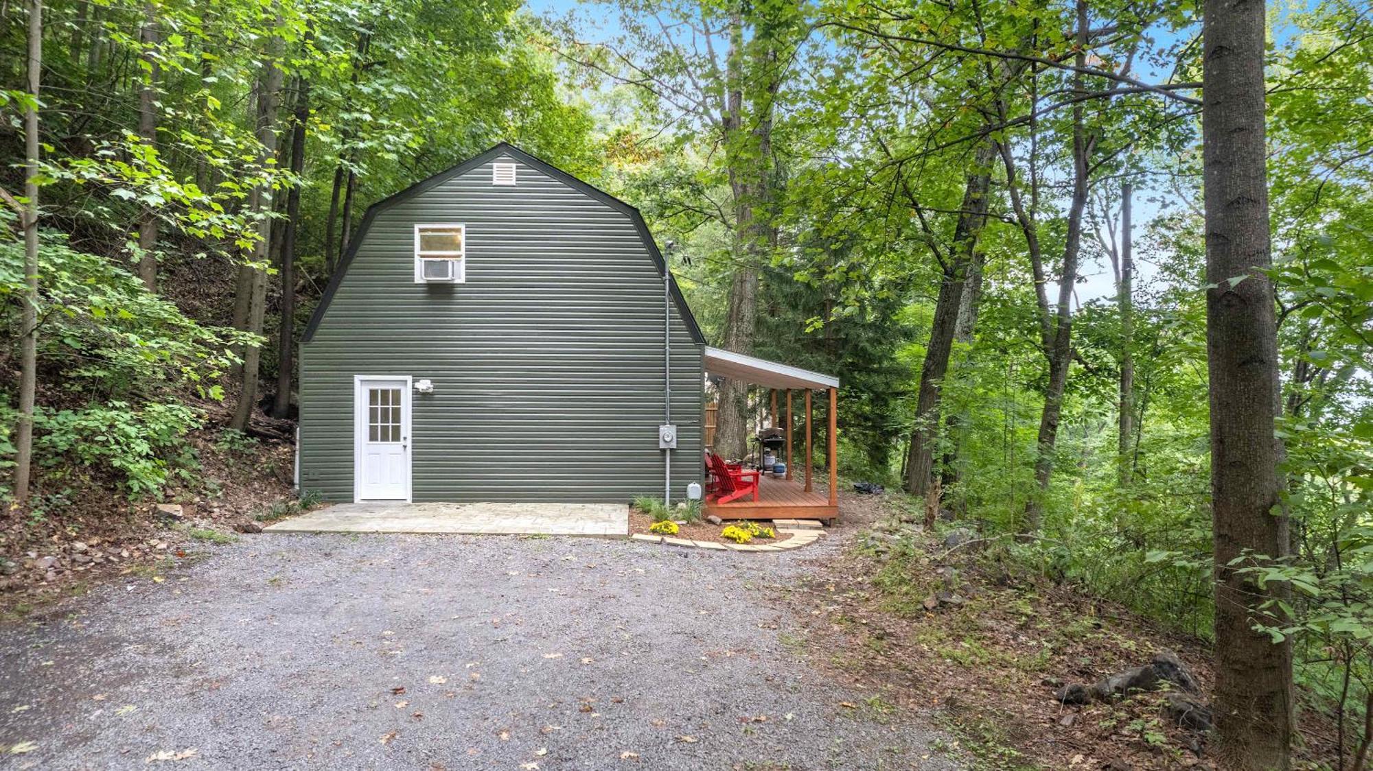 Modern Mountain Cottage W Hot Tub, Fire Pit, Wifi Inwood Exterior photo